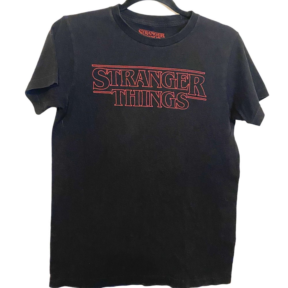 Stranger Things Size Small Black Red Short Sleeve Graphic T-Shirt Casual Top